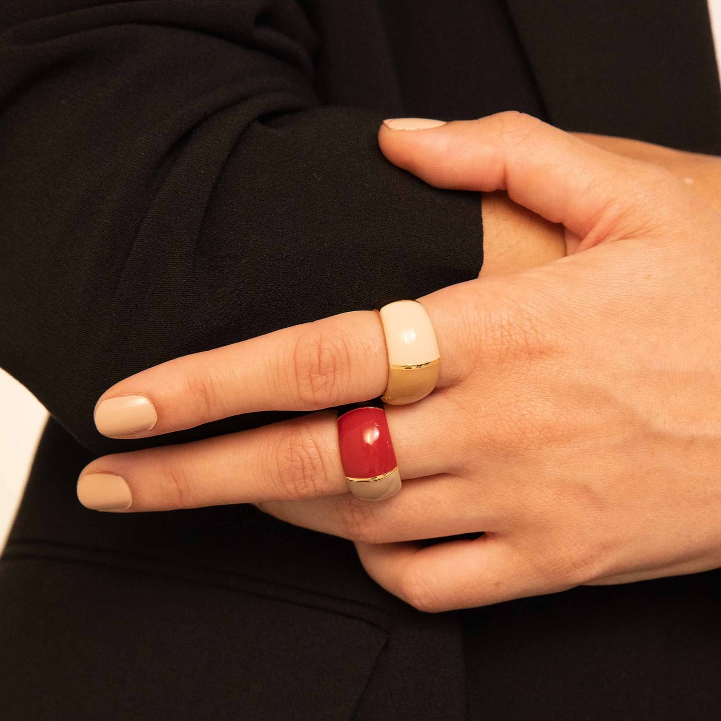 Anello dorato con smalto beige e nocciola - 007EXA0020006 2187